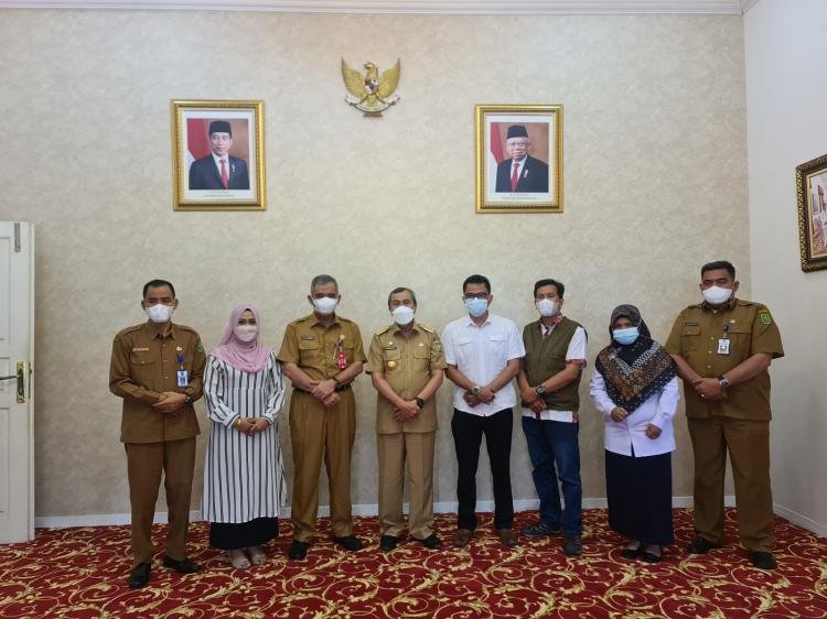 Gubernur Riau Setuju Gaji Guru Bantu Dikdas Naik