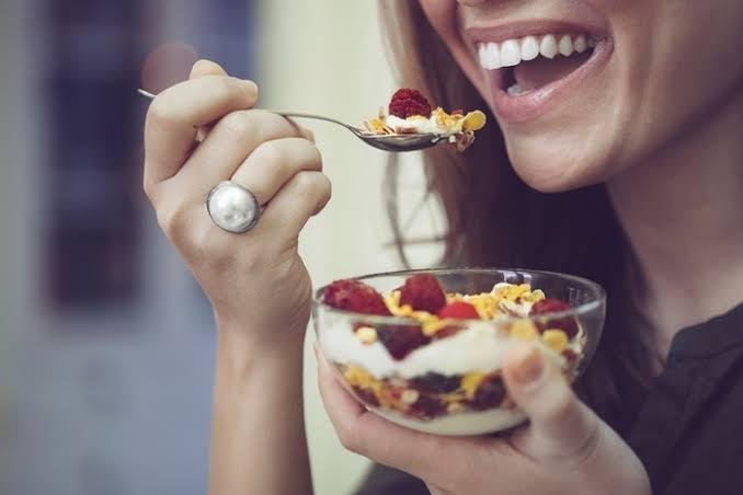 4 Menu Sarapan Diet Meratakan Perut Buncit