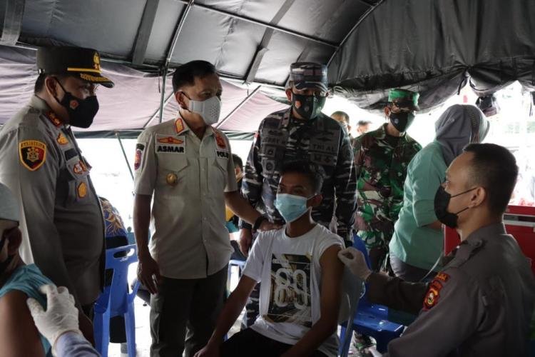 Kapolres dan Wabup Meranti Tinjau Vaksin Gembira Akhir Tahun, Target 70 Persen Akhirnya Tercapai