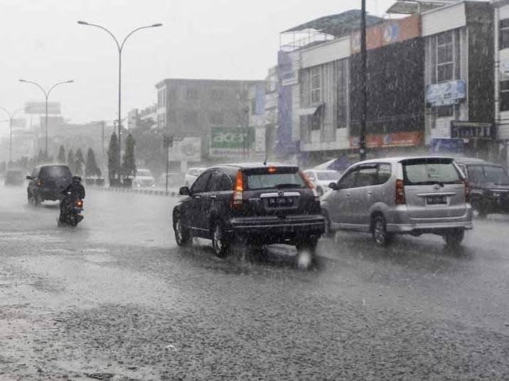 Awal Tahun 2022, Hujan Intensitas Ringan Hingga Lebat Guyur Riau
