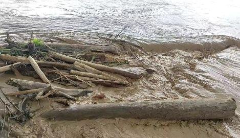 Akibat Banjir Bandang, Air Sungai Batang Lumbuh Keruh dan Berlumpur