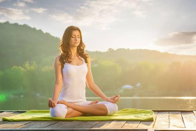 5 Rekomendasi Olahraga Saat Menstruasi