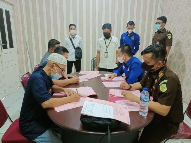 Berkas Dugaan Korupsi Pembangunan RSUD Bangkinang Lengkap, Kejati Riau Serahkan 2 Tersangka Ke JPU