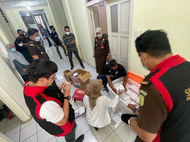 2000 Alat Rapid Diamankan, Kantor Diskes Meranti Digeledah Jaksa