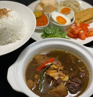 Novotel Pekanbaru Hadirkan Sajian Kuliner Rawon Khas Jawa Timur, Mau Coba?