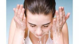5 Langkah Mencuci Muka yang Benar