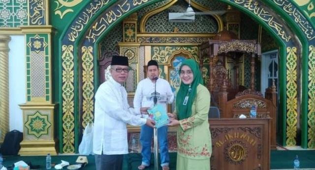 Pemcam Marpoyan Damai Serahkan Al Qur
