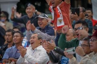 Begini Keseruan Nobar Final Piala Dunia di Kediaman Gubri Syamsuar