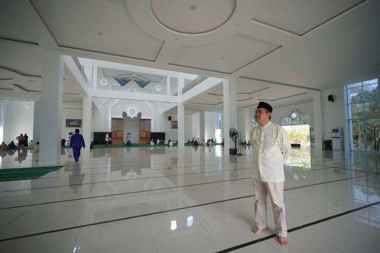 Berhasil Bangun Masjid Tanpa APBD, Gubri Syamsuar Usulkan Seresam sebagai Desa Berkomitmen Anti Korupsi