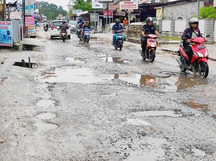 400 Kilometer Jalan di Pekanbaru Rusak