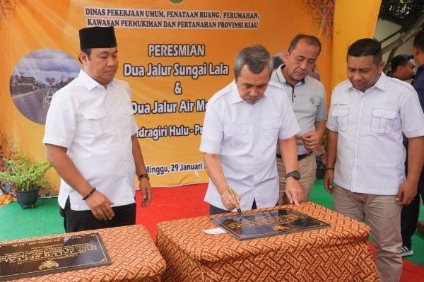 Resmikan Jalan Dua Jalur di Indragiri Hulu, Ini Pesan Gubernur Syamsuar