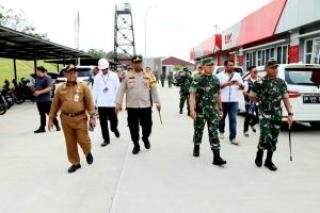Persiapan Kunjungan Presiden RI, Sekda Kampar Dampingi Danrem 031/WB Tinjau Persiapan di Pintu Tol Bangkinang