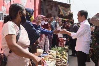 Begini Momen Warga Dumai Sambut Presiden Jokowi di Pasar Bunda Sri Mersing