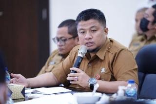 Kadis Naker Riau Segera Tuntaskan Perselisihan PT NHR dengan Karyawan