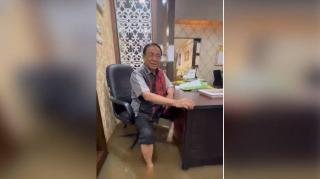 Rumah Dinas Bupati Indragiri Hilir Kebanjiran