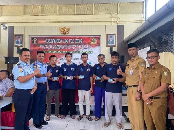 Antusias Gunakan Hak Suara di Pemilu 2024, Warga Binaan di Riau Ramai-ramai Rekam E-KTP