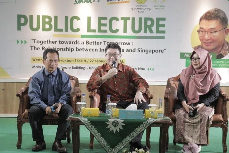 Konsulat Jenderal Singapura Sampaikan Kuliah Umum di UMRI