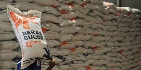 Stok Beras di Gudang Bulog Masih 8 Ton