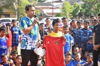 Pelatih Timnas U-16 Bima Sakti Hadiri Festival Anniversary ke-1 SSB Pandau Jaya