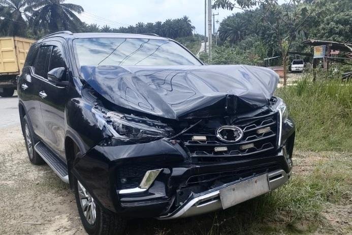 Mobil Wabup Siak Tabrakan, Begini Kondisinya