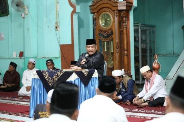Wagub Riau Hadiri Gerakan Shalat Subuh Berjamaah di Rohul