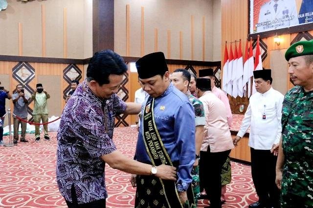 Pj Walikota Dikukuhkan Deputi Adpin BKKBN RI Sebagai BAAS Pekanbaru