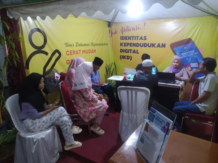 Disdukcapil Buka Layanan Akte Kelahiran dan Aktivasi IKD di Acara MTQ ke-55 Kota Pekanbaru