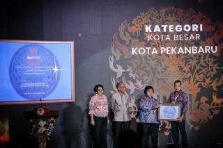 Pemko Pekanbaru Terima Sertifikat Adipura dari Kementerian LHK RI