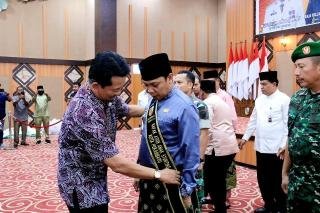 Pj Walikota Dikukuhkan Deputi Adpin BKKBN RI Sebagai BAAS Pekanbaru