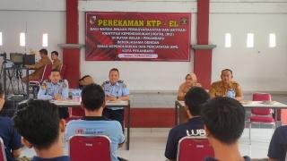Disdukcapil Lakukan Perekaman KTP el dan Aktivasi IKD ke Warga Binaan Rutan Kelas I Pekanbaru