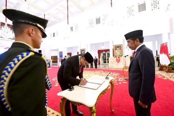 Presiden Jokowi Lantik Dito Ariotedjo sebagai Menpora