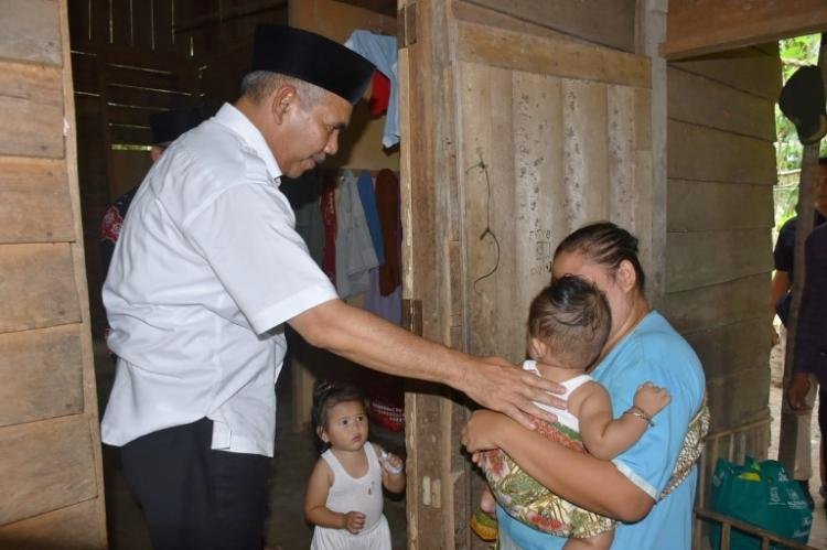 Usai Safari Besama PSF Kampar, Dr Kamsol Sisir Warga Miskin di Gunung Bungsu