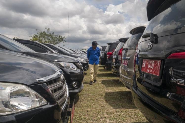 Selama Cuti Lebaran, Mobil Dinas Pemprov Riau Dikandangkan