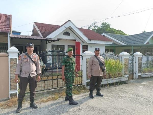 Ciptakan Rasa Aman, Personil Pos Pengamanan Patroli Rumah Kosong