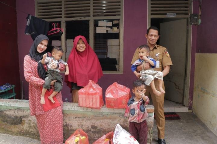 Tekan Jumlah Angka Stunting, Kadis Perkim Pekanbaru Beri Bantuan Nutrisi ke Anak Asuh