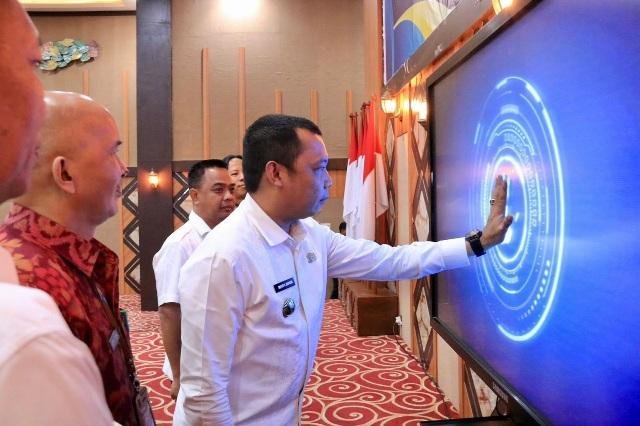 Tingkatkan Pelayanan Publik, Pj Walikota Pekanbaru Luncurkan Aplikasi PEKA