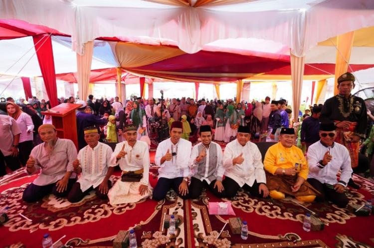 Hadiri Kajian Dhuha Bersama UAS, Wagubri Ajak Masyarakat Berwakaf