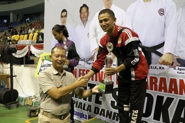 Shokaido Riau Raih Juara 1 Kejurnas Karate di Pekanbaru