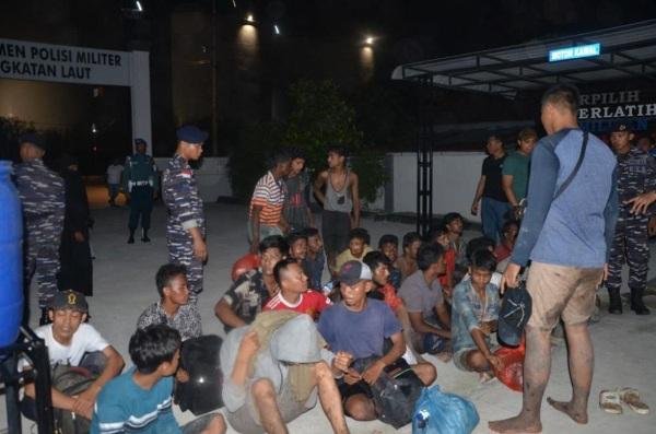 TNI AL Dumai Gagalkan Penyelundupan 10 WNI dan 24 WNA Ilegal