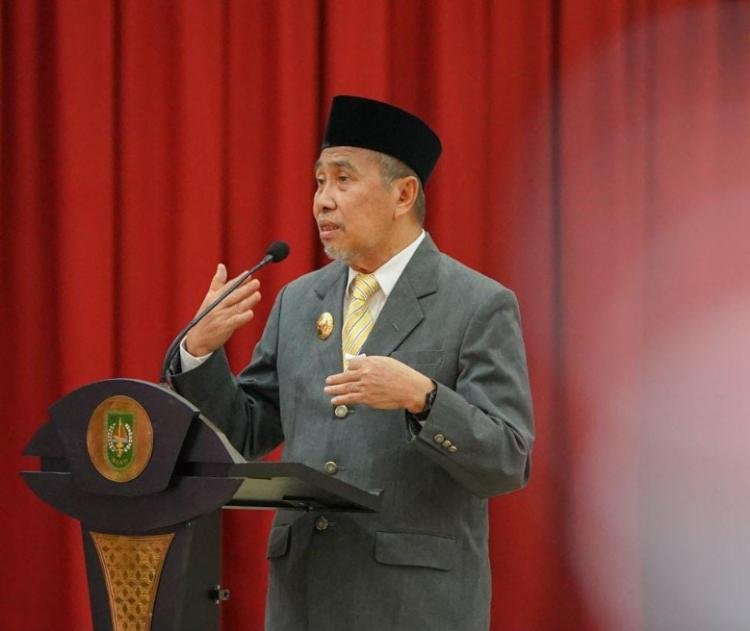 Jabat Pj Bupati Kampar, Gubri Minta Firdaus Lanjutkan Program Kerja Kamsol