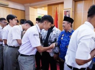 Ini Langkah Gubri Syamsuar untuk Pemerataan Pendidikan di Riau