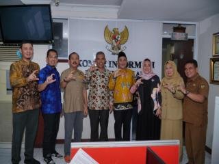 Optimalisasi Persiapan HAKIN 2023, Pj Bupati Kampar Lakukan Pertemuan dengan KI Provinsi Riau