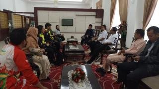 Peraih Medali Emas SEA Games Asal Riau M Hafiz dan Wan Annisa Tiba di Pekanbaru
