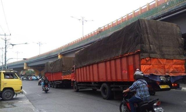 Truk Tonase Besar Masuk Kota Disanksi Tilang dan Cabut KIR