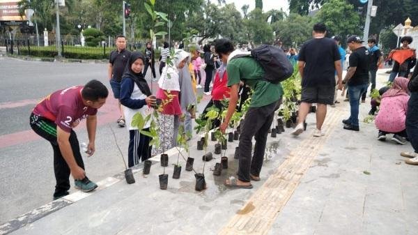 Peringatan Hari Lingkungan Hidup Sedunia di Riau, 500 Bibit Pohon Dibagikan Gratis