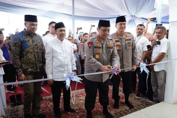 Wakapolri Gatot Eddy Pramono Resmikan Penggunaan Masjid Rosna di Tapung