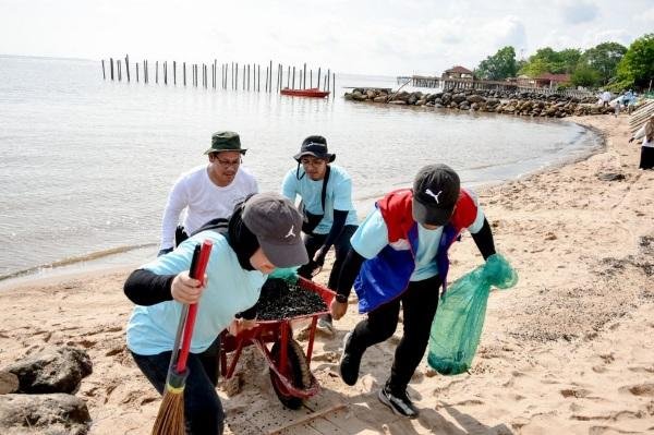 Pantai Marina Makin Bersih, 3,2 Ton Sampah Berhasil Dipungut