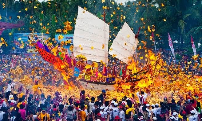 Jumlah Wisatawan Diprediksi Meningkat Pada Festival Bakar Tongkang Tahun Ini