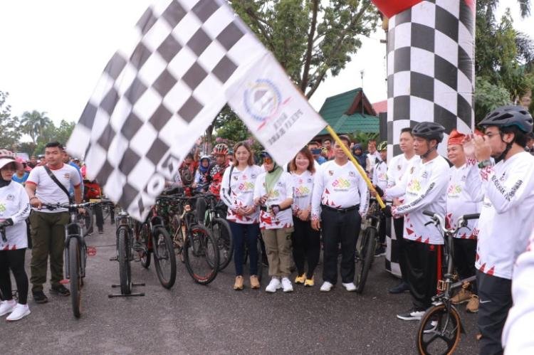 Pj Wali Kota Pekanbaru Lepas 5.375 Peserta Fun Bike