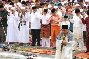 Lusa Pemprov Gelar Sholat Iduladha di Halaman Kantor Gubernur Riau